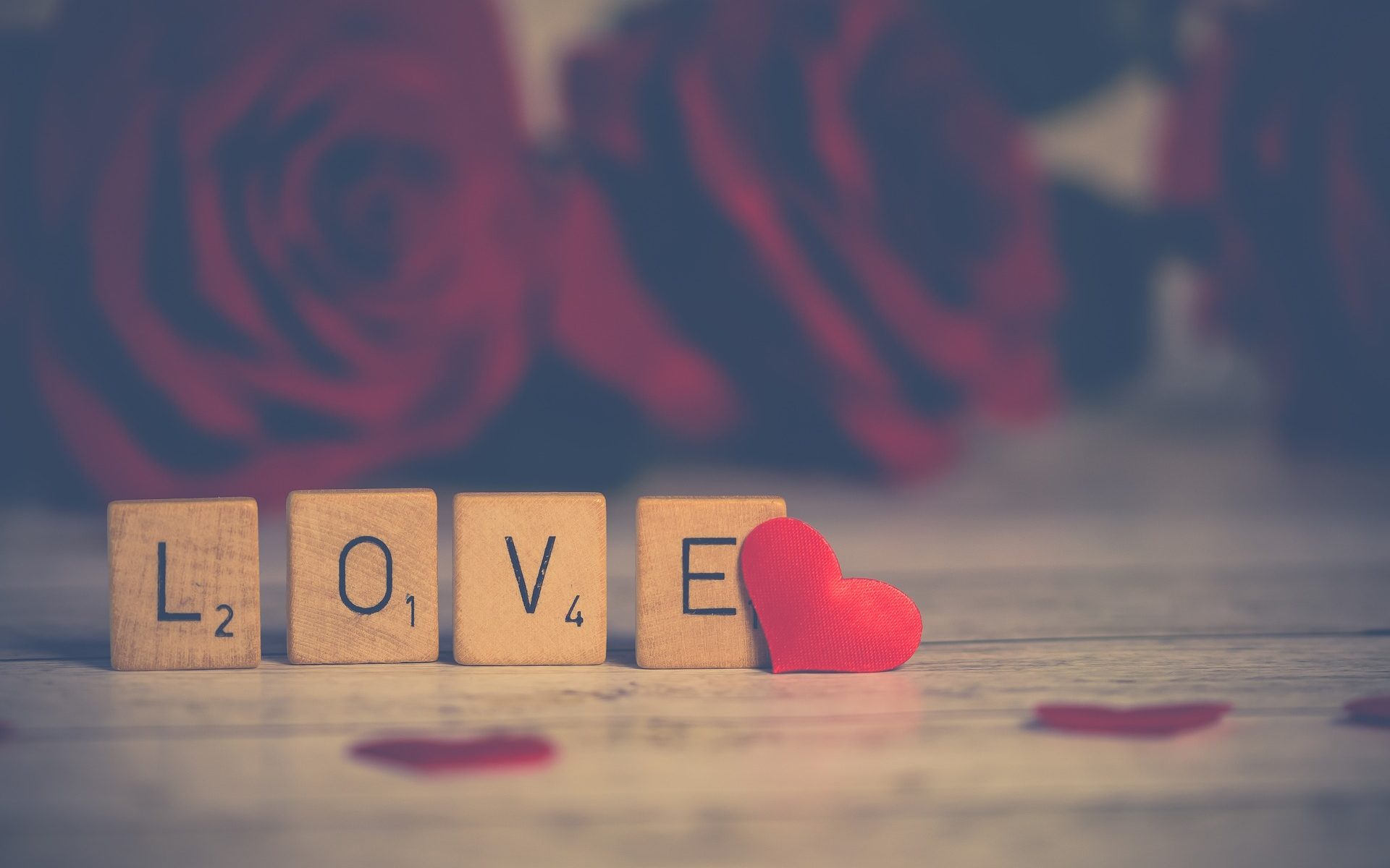 LOVE desktop-background-3061483_1920